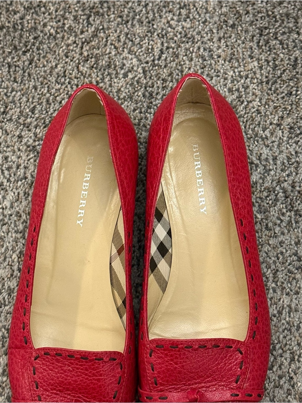 Burberry Red Leather Pointed-Toe Flats with Bow Detail - Picture 2 of 5
